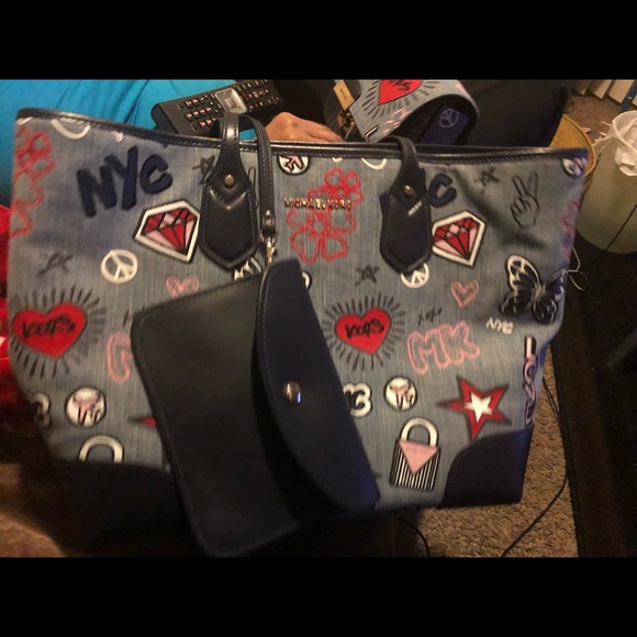 MK purse - Picture 2 of 3